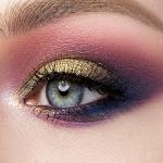 Professional 2 Pcs blunder puff and 18 color eyeshadow palette Combo.
