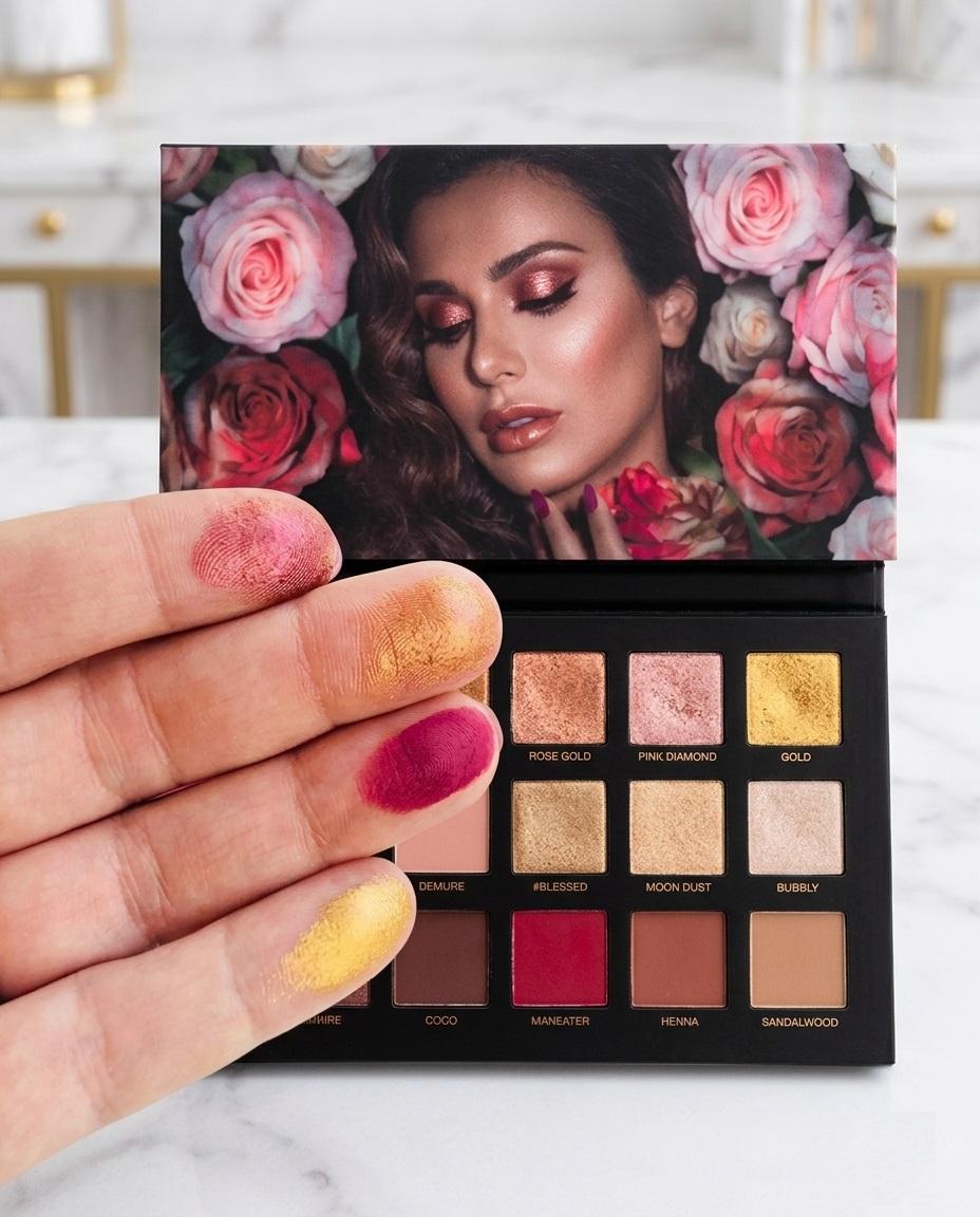 18 color eyeshadow plate Pack of )Multicolor.