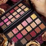 Professional 2 Pcs blunder puff and 18 color eyeshadow palette Combo.