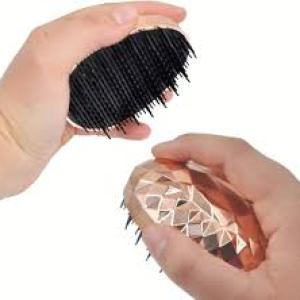 Detangling Hair Comb Brush, Detangler Hair Brush for Women Men & Kids Use in Wet and Dry Hair (Pack of 1).