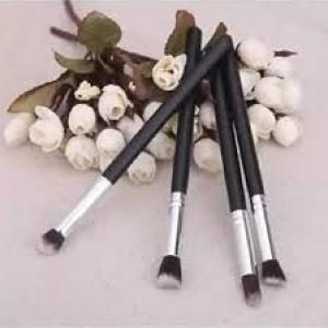 4 pcs Makeup Cosmetic Tool Eye Shadow Foundation Blending Brush