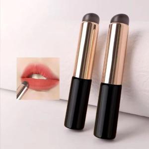 Silicone Lip Brush (Pack of 1) Black.