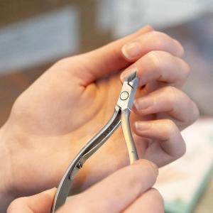 Professional cuticle cutter stainless steel cutter (Pack of 1)